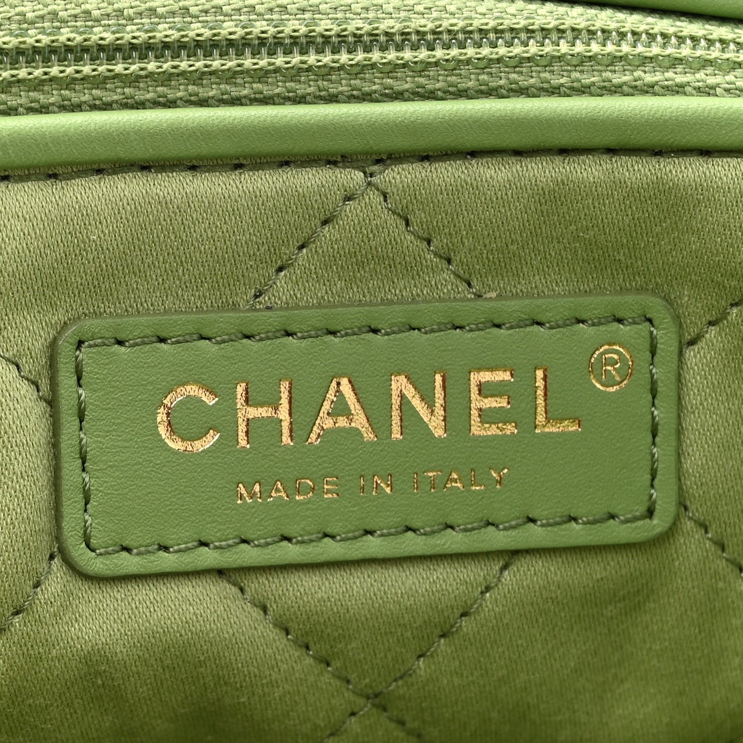 Shiny Caviar Quilted Small Chanel 22 Green