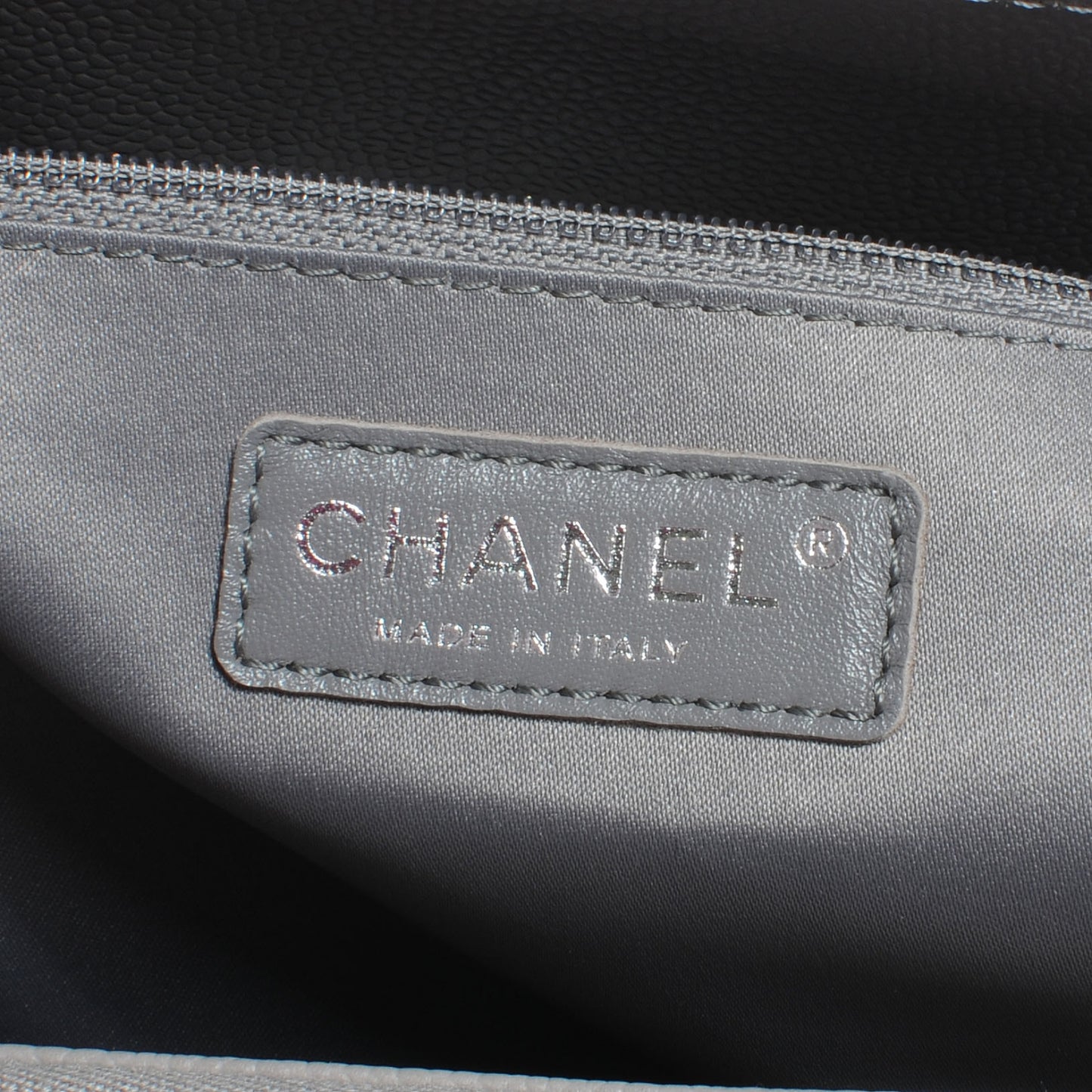 Caviar XL Grand Shopping Tote GST Grey