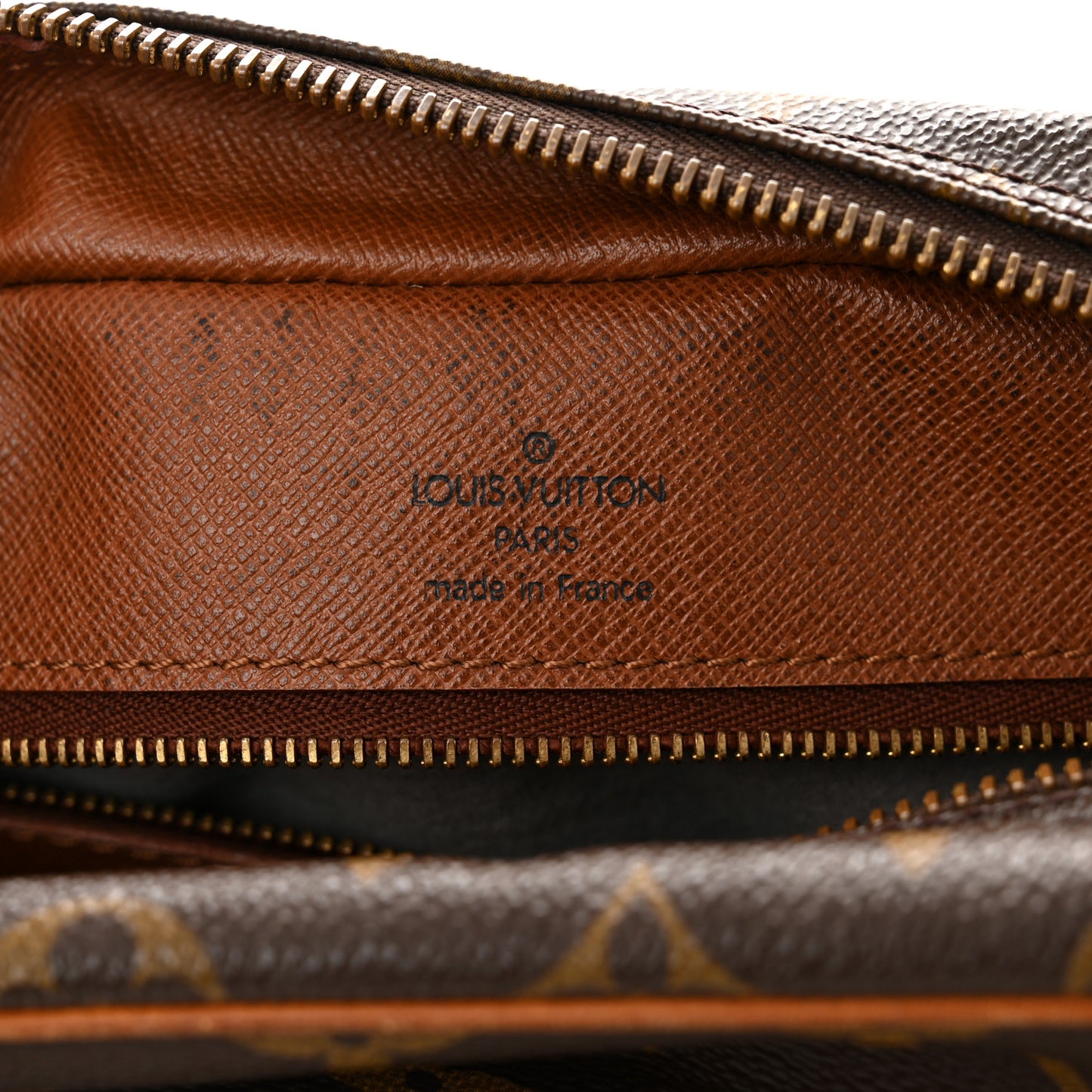 Monogram Nil 28