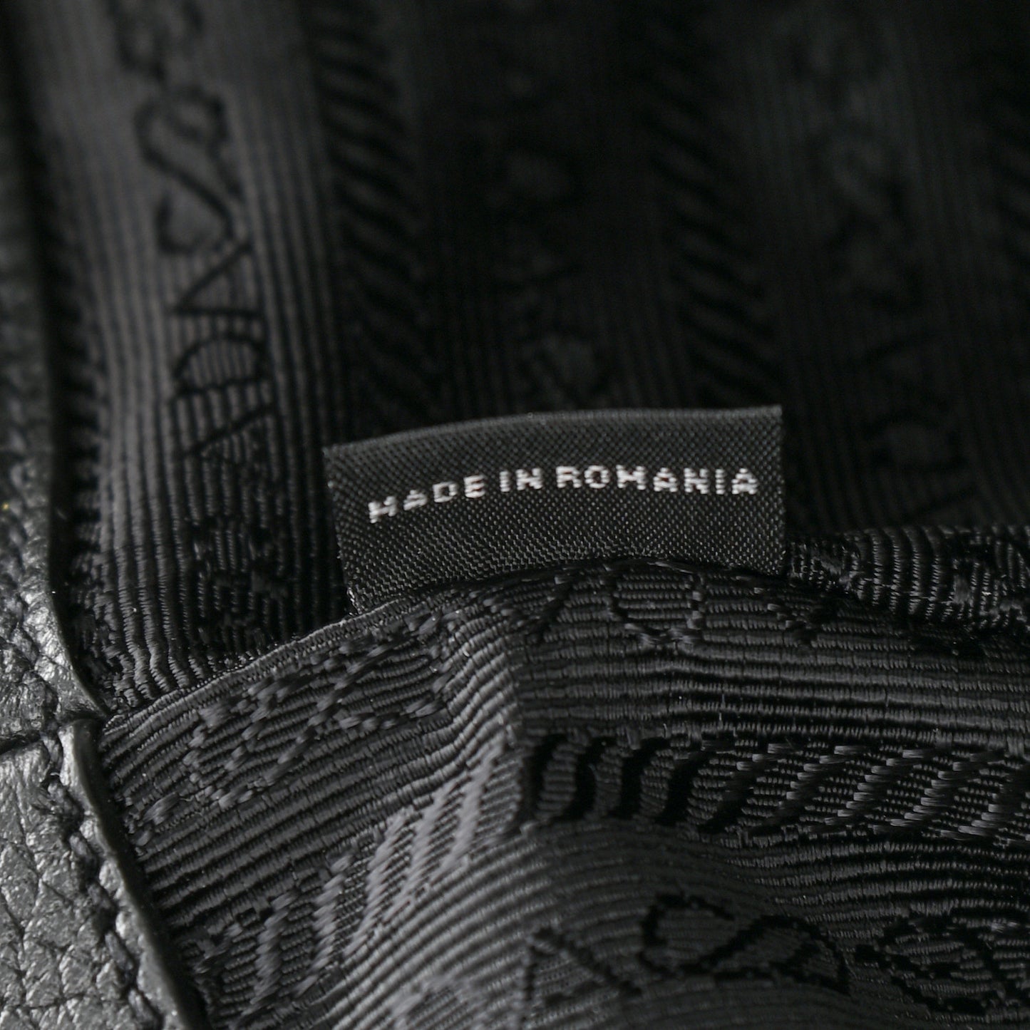 Vitello Daino Tote Black