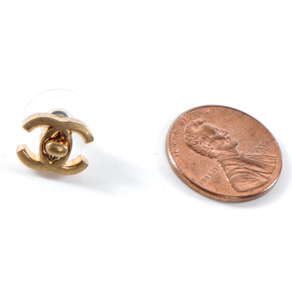 Chanel Metal CC Turnlock Clip On Earrings Gold 2 of 5