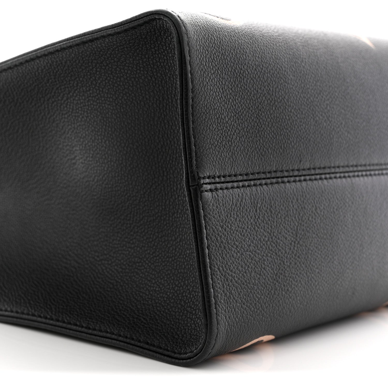 Louis Vuitton Empreinte Monogram Giant Onthego MM Black Beige 8 of 9