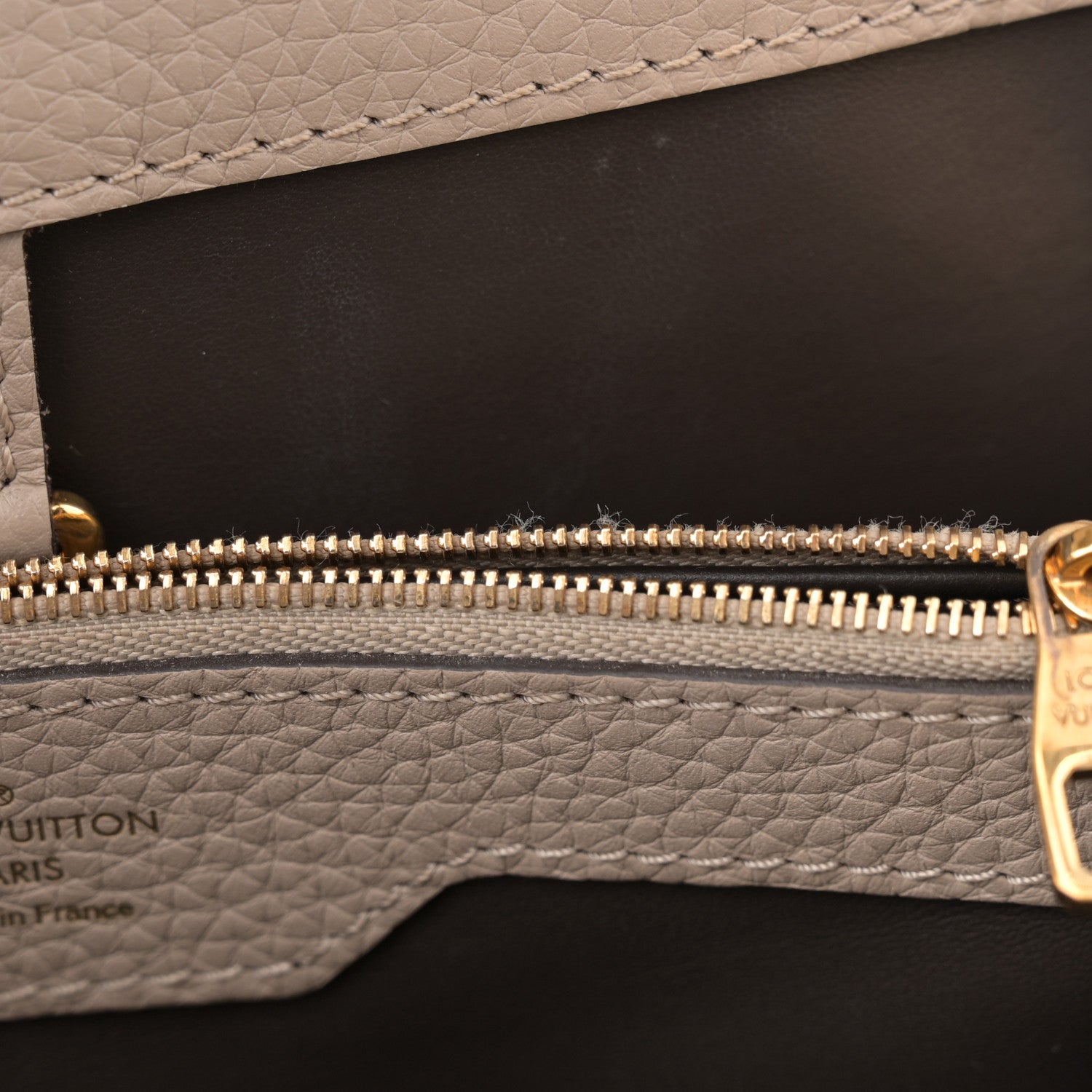 Louis Vuitton Taurillon Capucines MM Galet 10 of 14