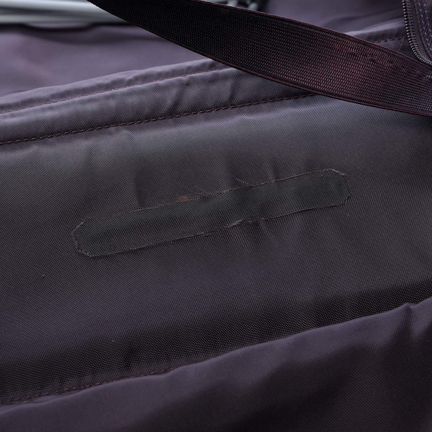 Louis Vuitton Taiga Canvas 5 Hanger Garment Carrier Bordeaux 19 of 20