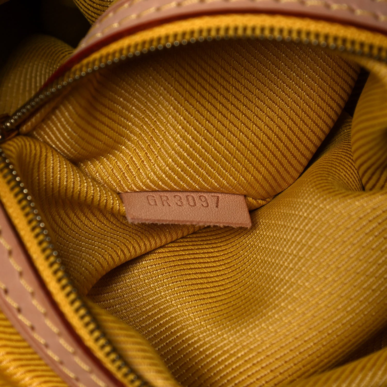 Louis Vuitton Jacquard Quilted Monogram Limelight Clutch GM Perle 7 of 9