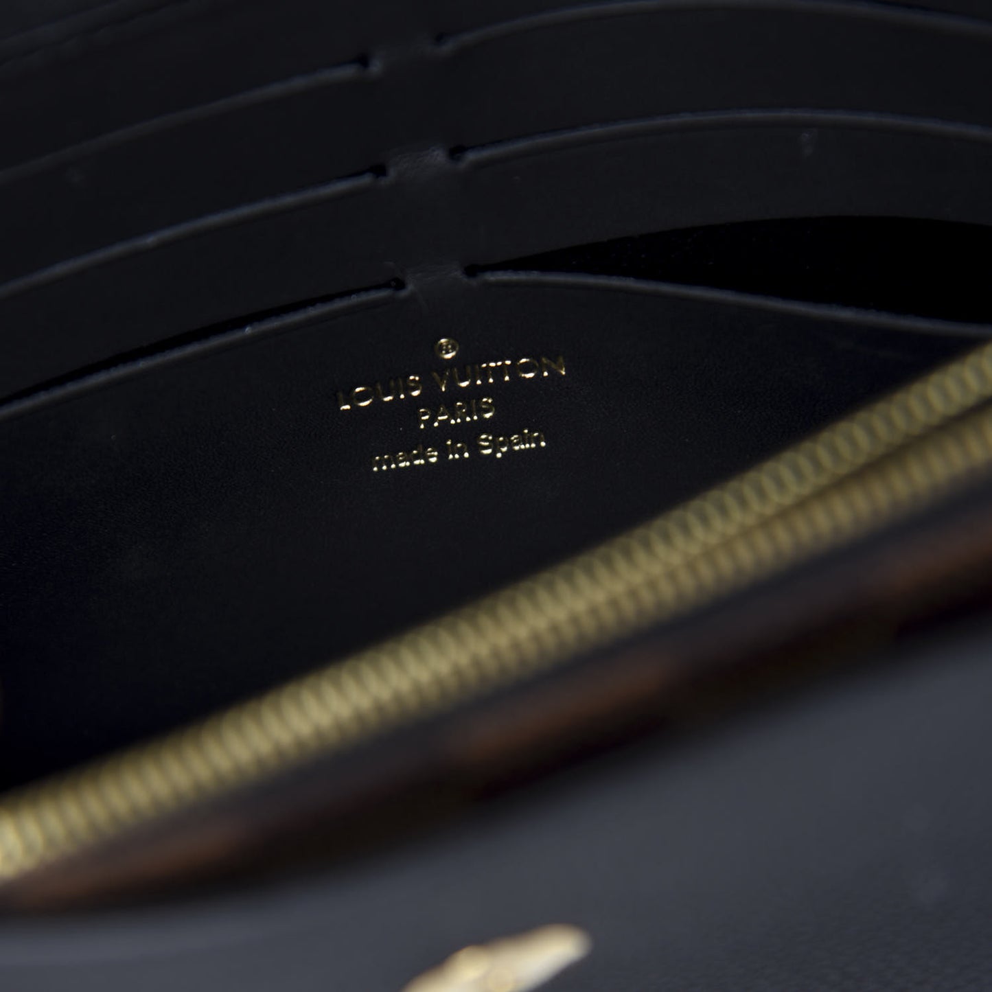 Damier Ebene Vavin Chain Wallet Black