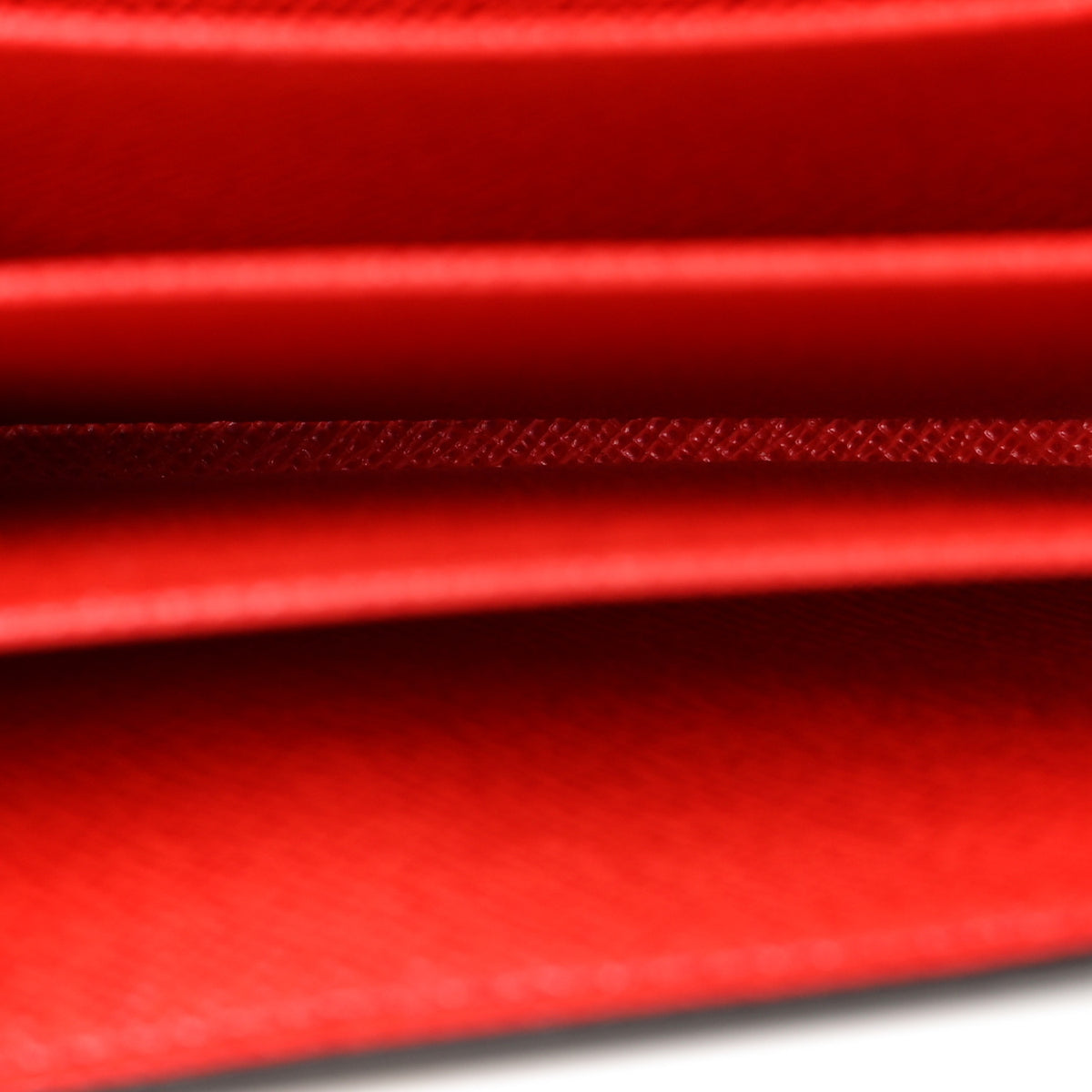 Monogram Sarah Multicartes Coquelicot
