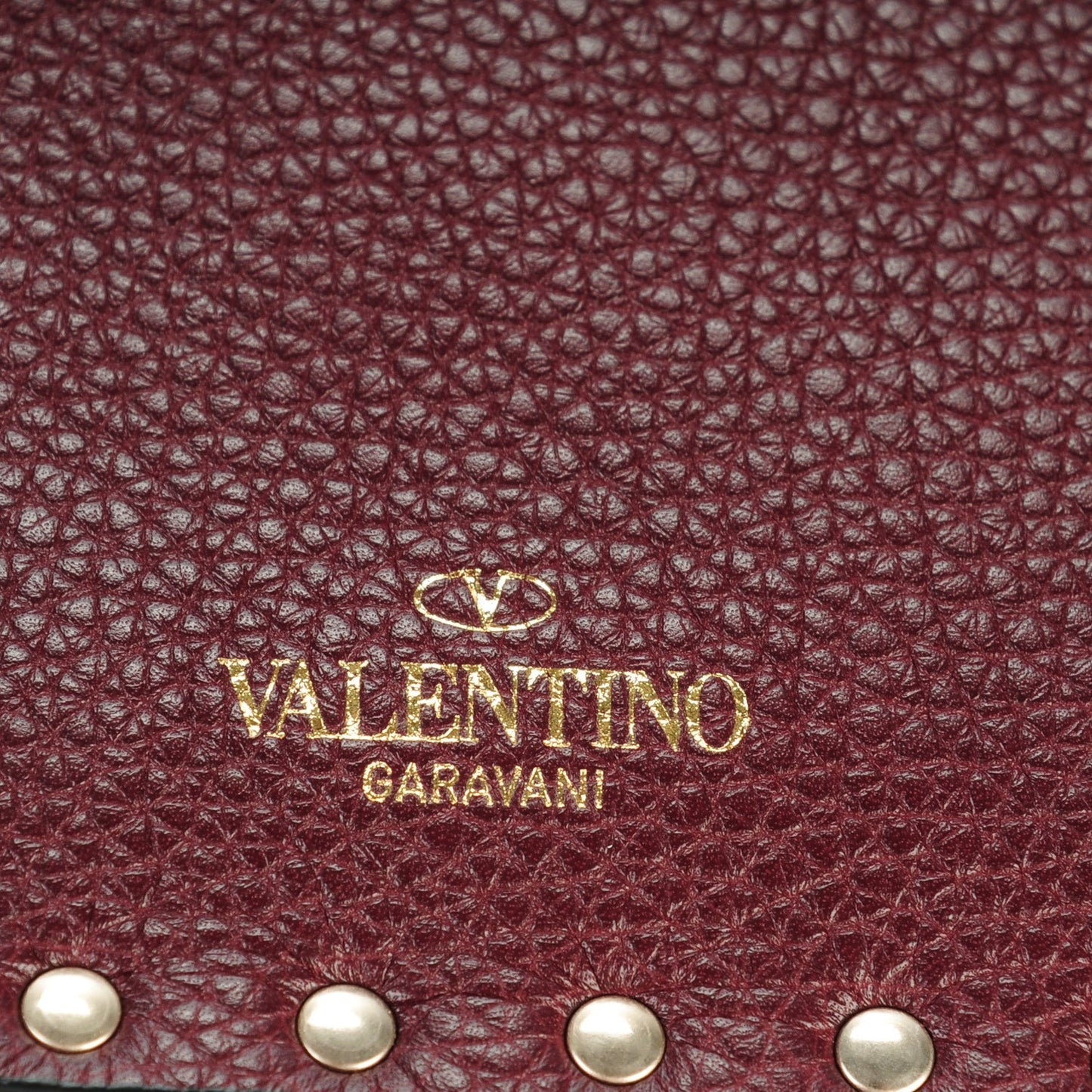 Pebbled Calfskin Large Rockstud Zip Pouch Rubin