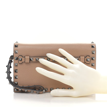 Valentino Garavani Pebbled Calfskin Rockstud Wristlet Clutch Soft Noisette 2 of 8