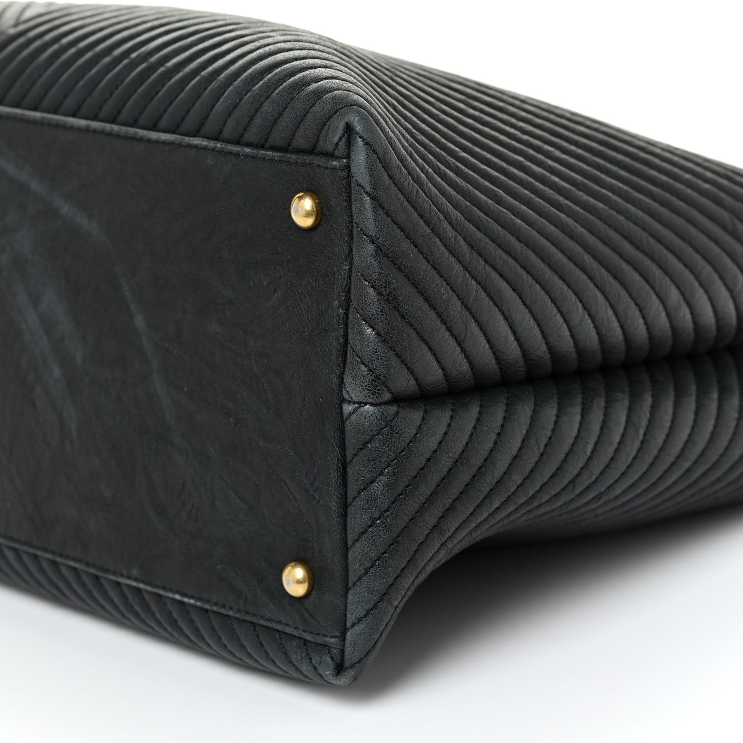 Wrinkled Lambskin Chevron Quilted Large Surpique Tote Black