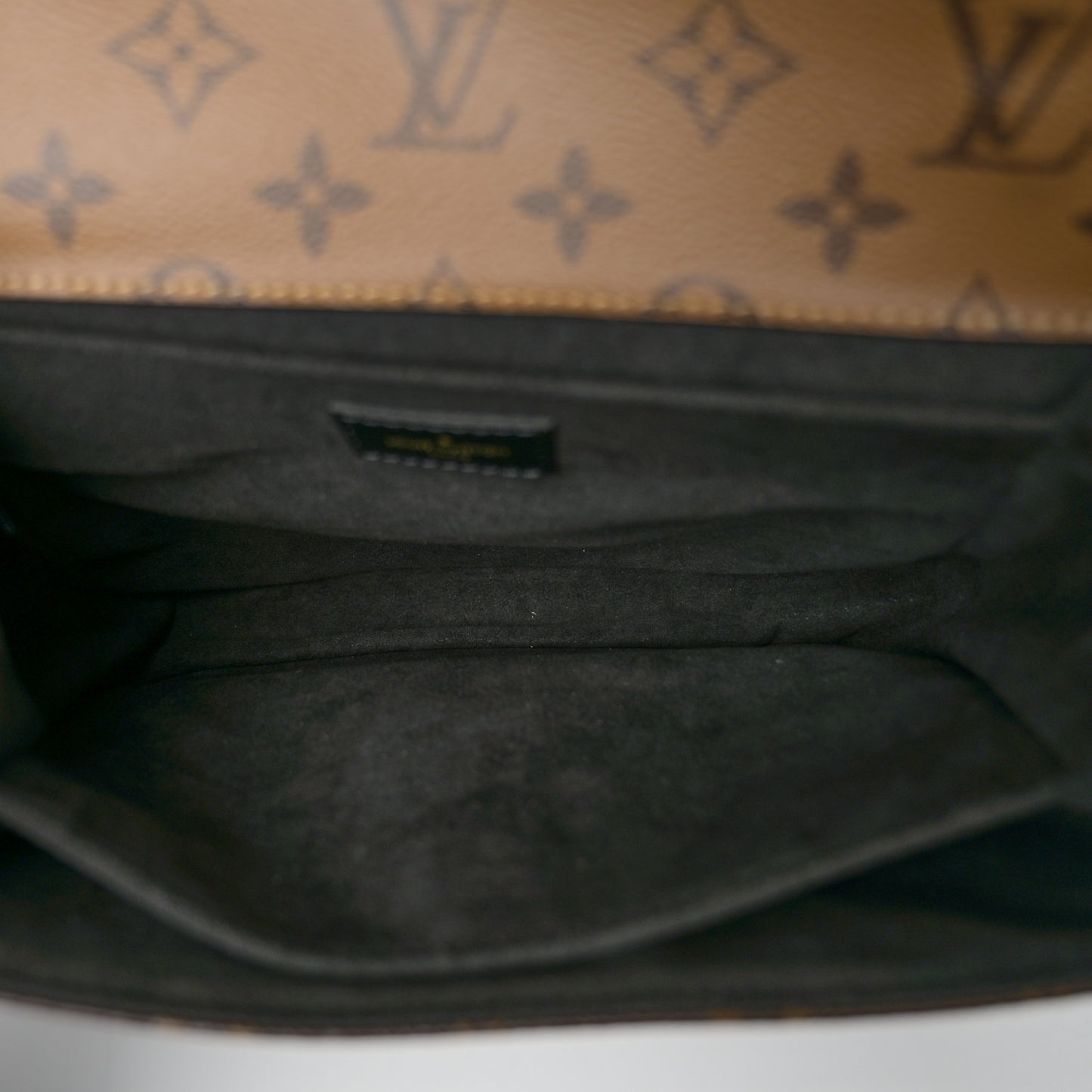 Reverse Monogram Pochette Metis