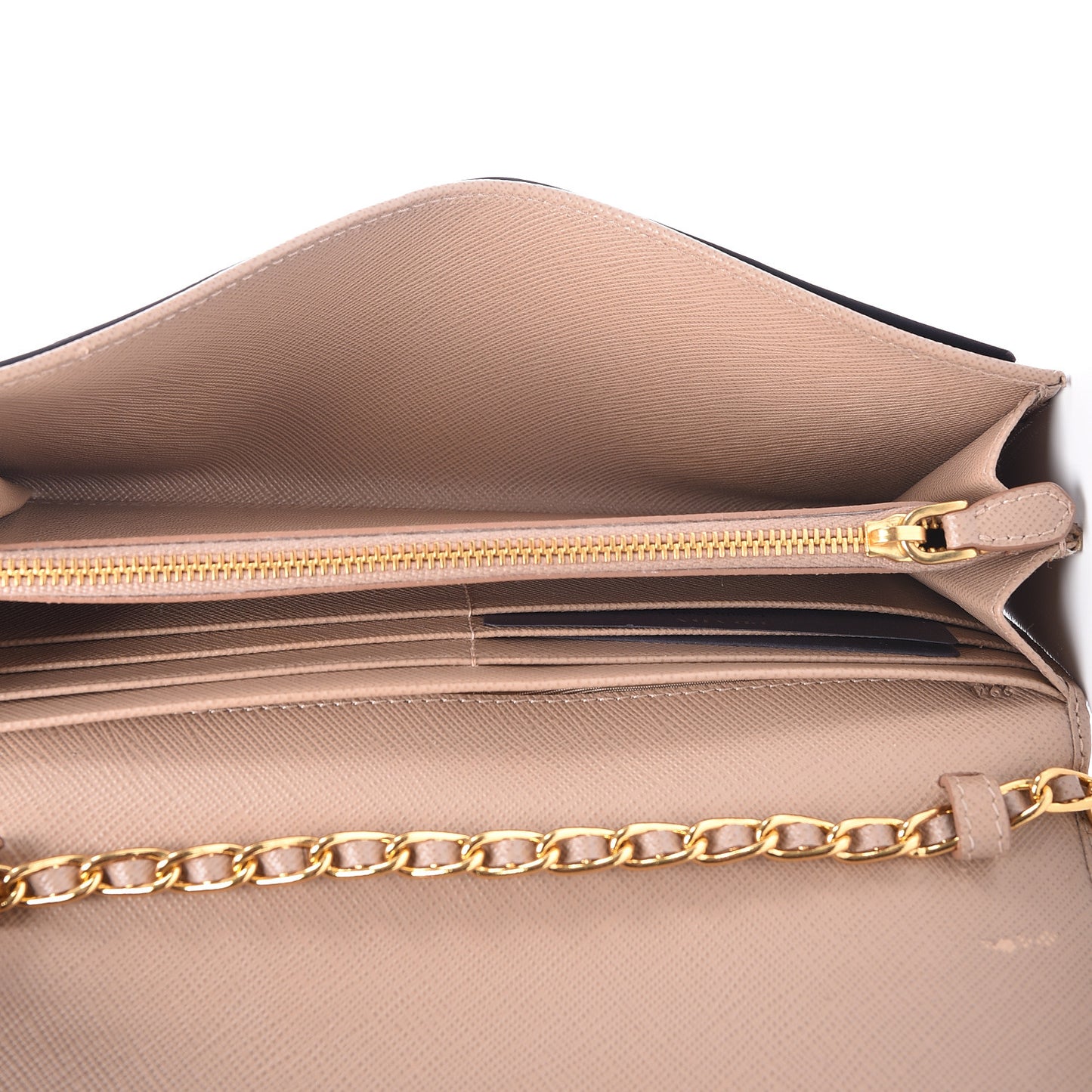 Saffiano Metal Oro Chain Wallet Cammeo