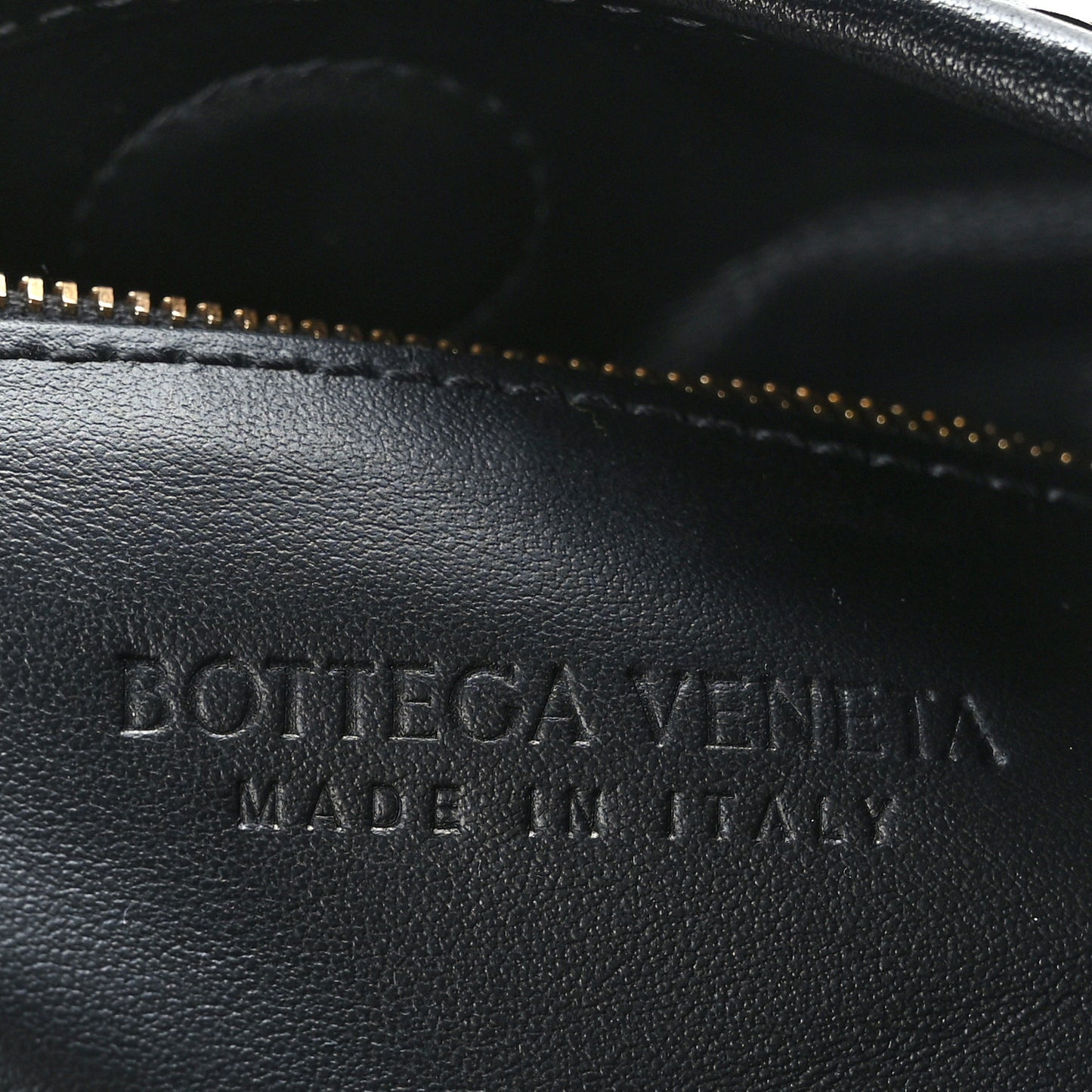 Calfskin Intrecciato Small Hop Black