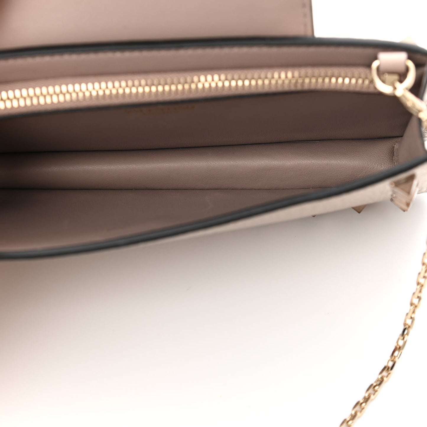 Metallic Pebbled Calfskin Rockstud Phone Case With Chain Sasso