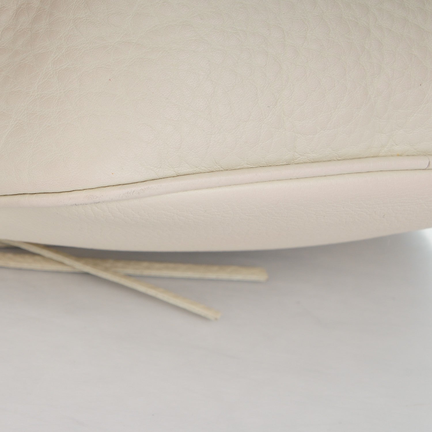 Gucci Pebbled Calfskin Small Soho Disco Bag Off White 11 of 11