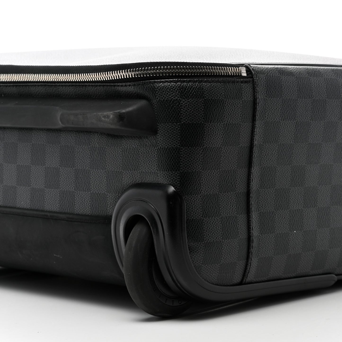 Damier Graphite Pegase 45