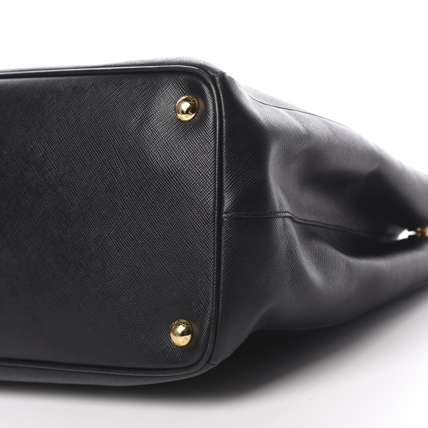 Saffiano Medium Galleria Double Zip Tote Black