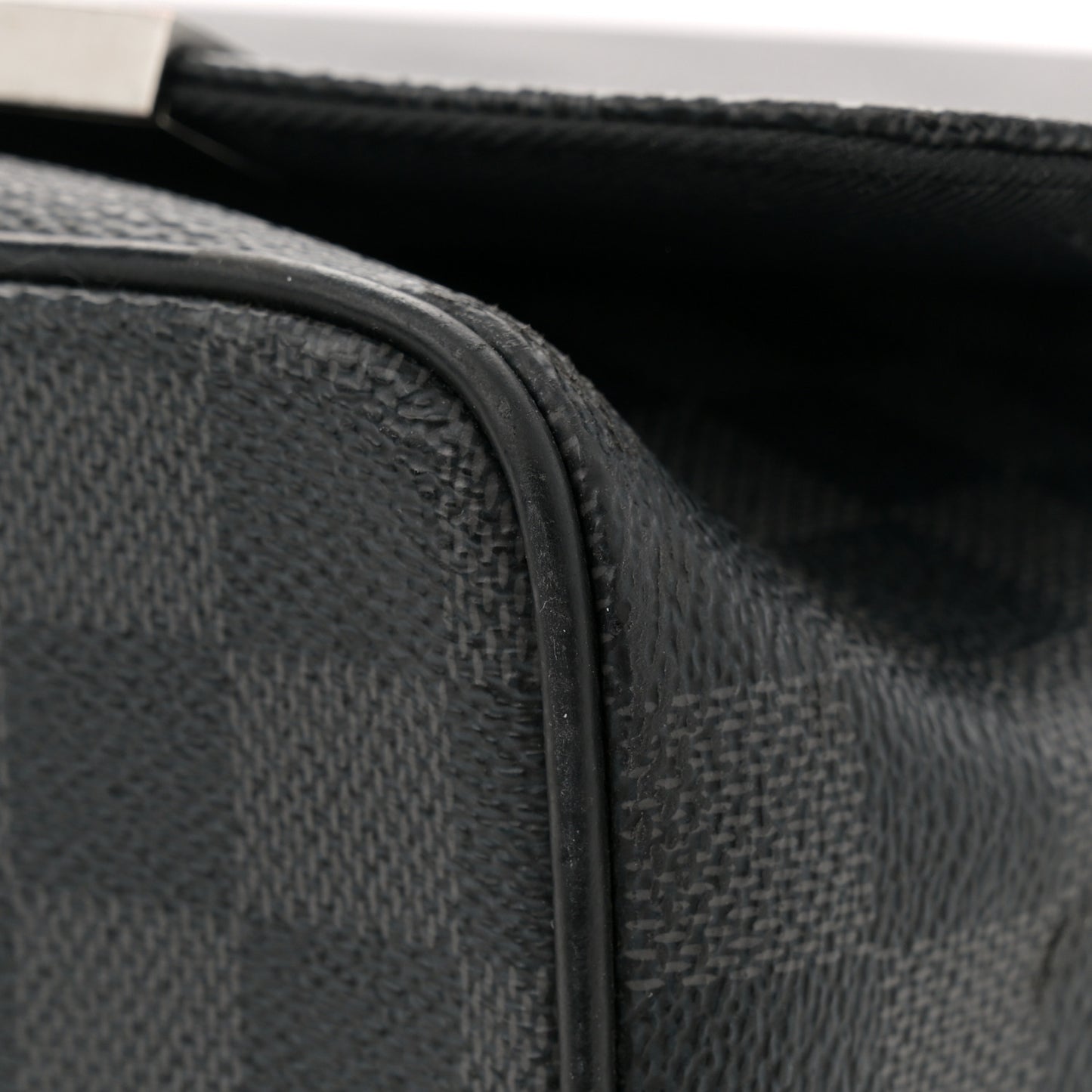 Damier Graphite District GM