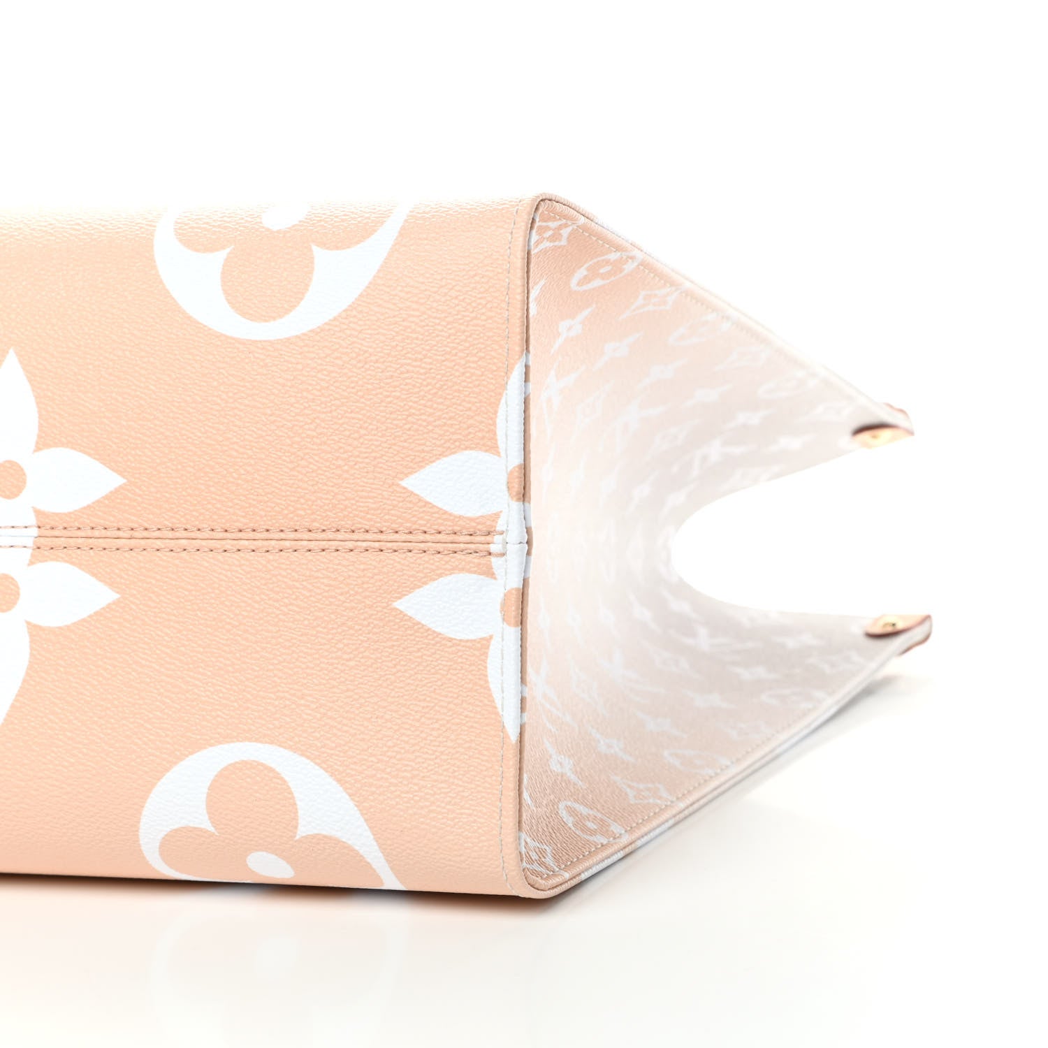 Louis Vuitton Monogram Giant By The Pool Onthego GM Brume 10 of 11