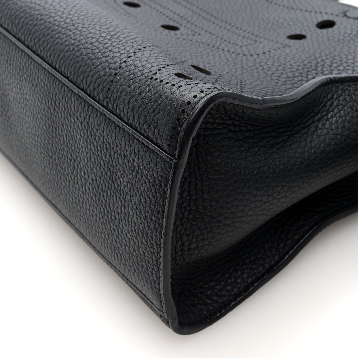 Veau Grana Perforated Blackout Hardware S City Black