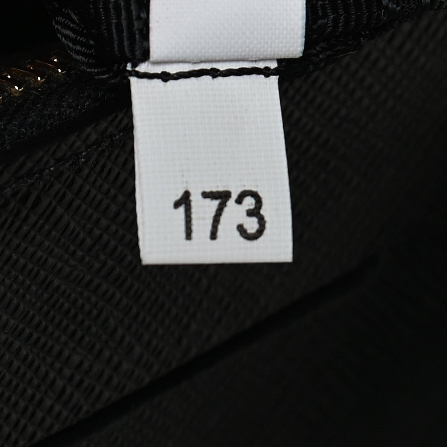 Saffiano Medium Galleria Double Zip Tote Black