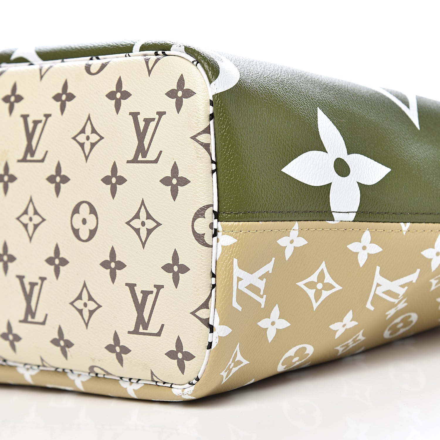 Louis Vuitton Monogram Giant Neverfull MM Kaki 14 of 15