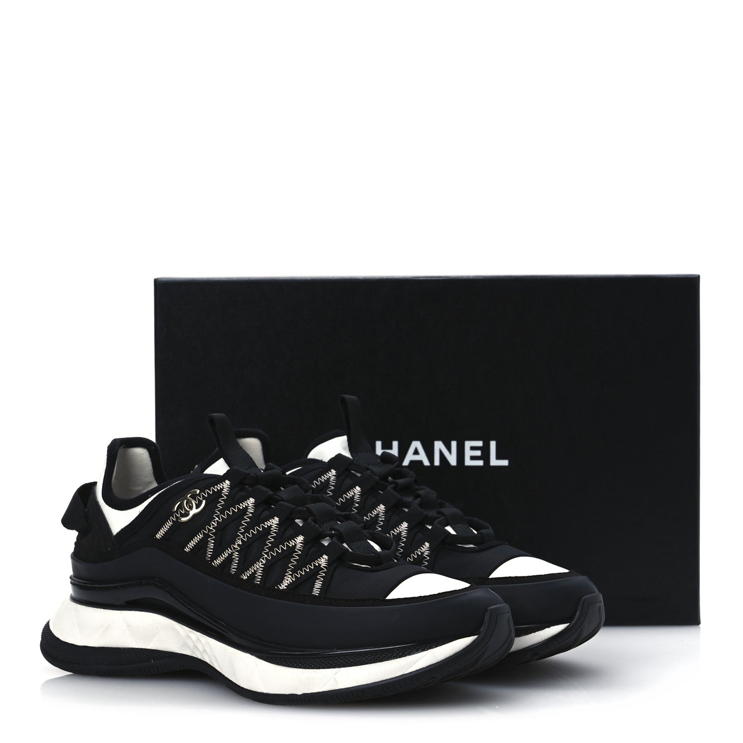 Mixed Fibers Suede Calfskin CC Sneakers 39 White Black