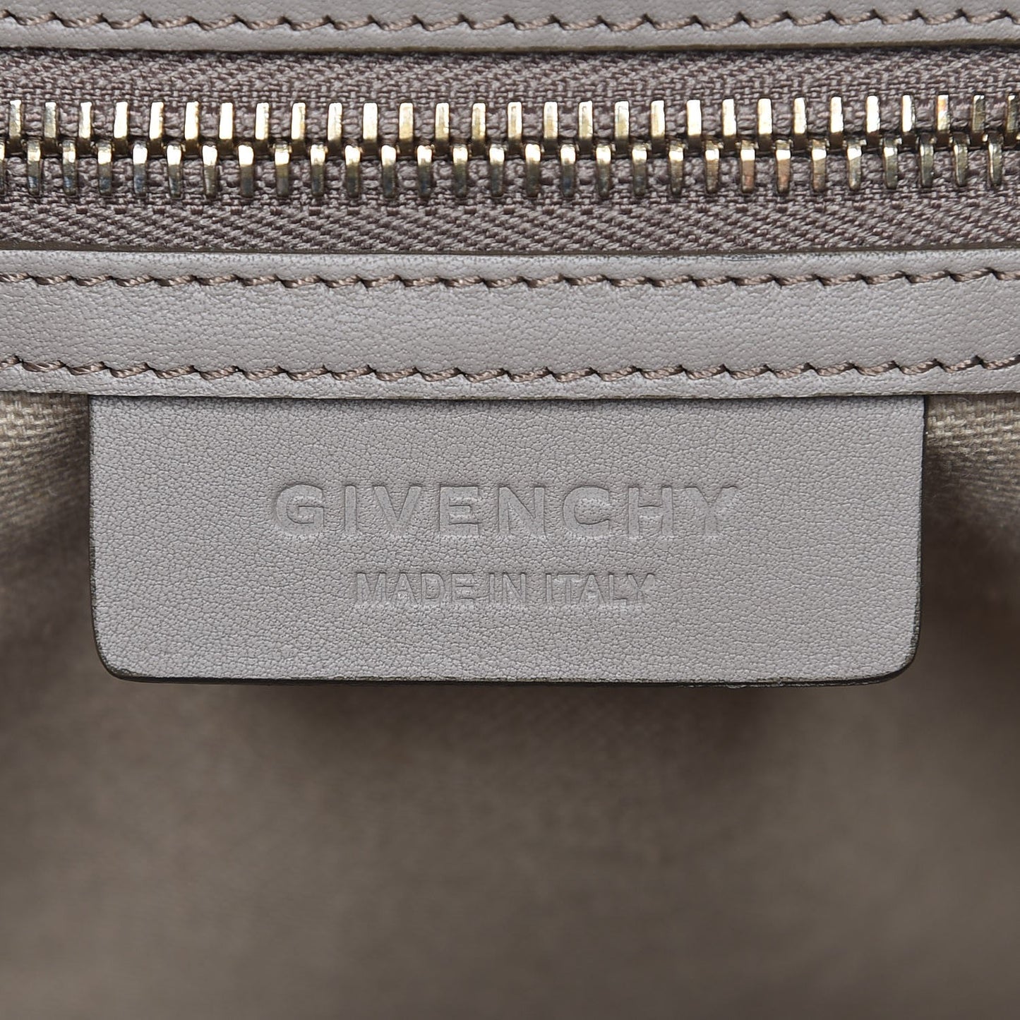 Antique Calfskin Medium Antigona Grey
