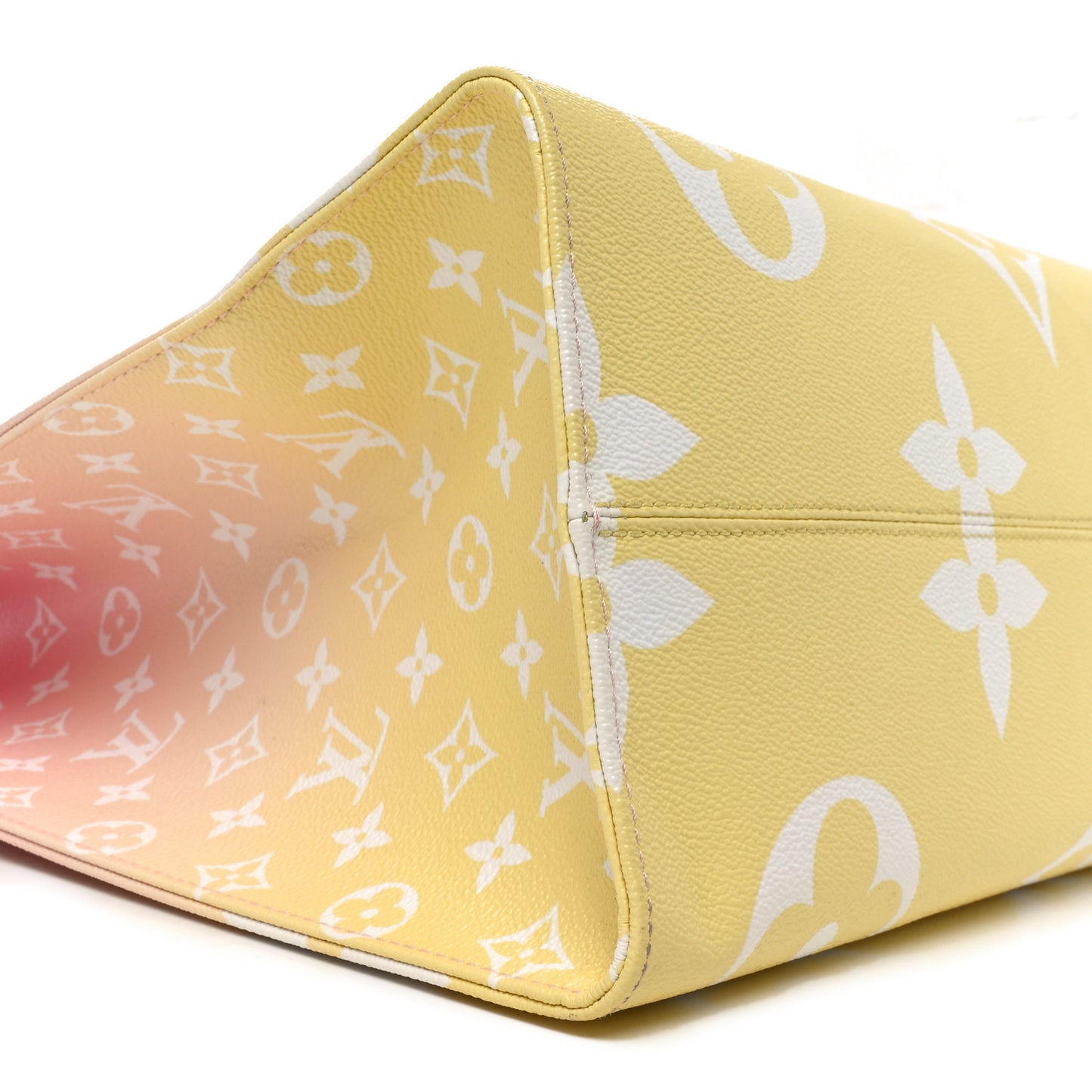 Monogram Giant By The Pool Onthego GM Light Pink
