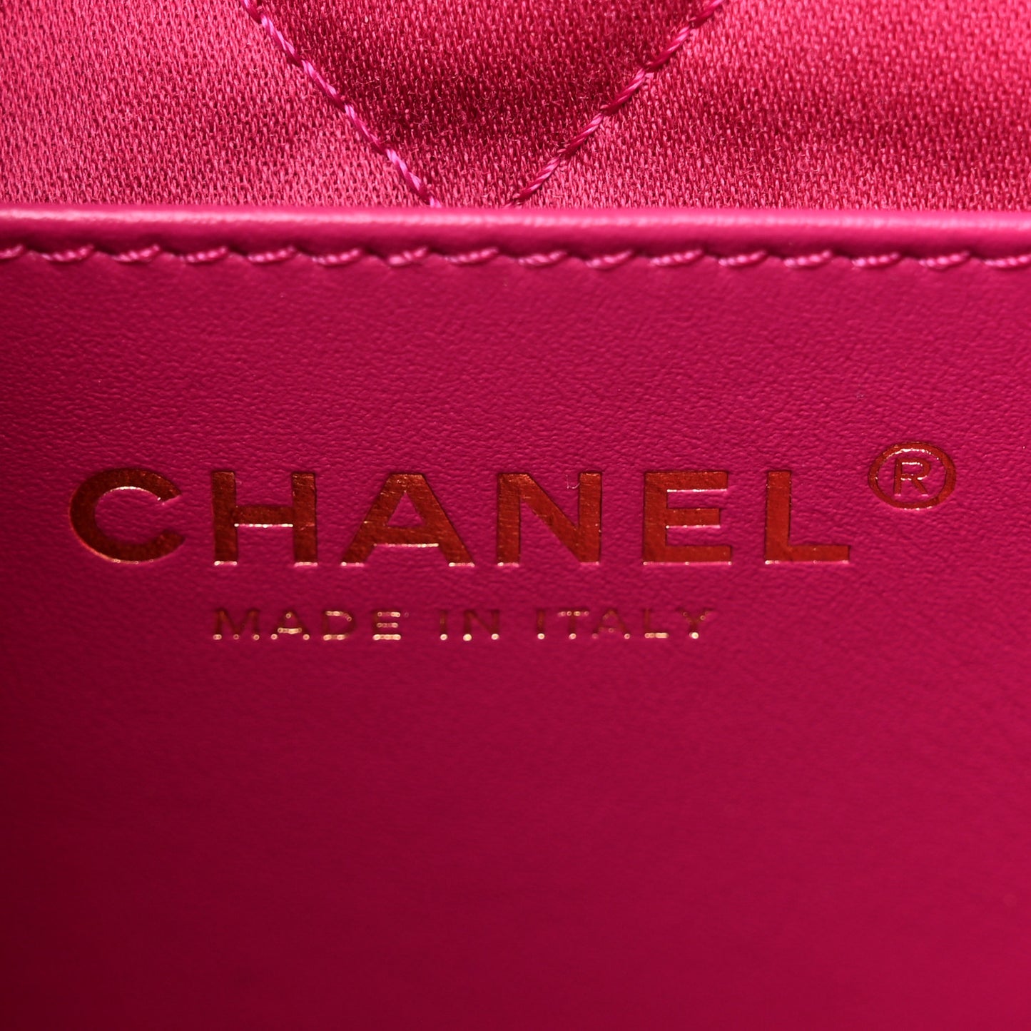 Shiny Caviar Quilted Monochrome Mini Chanel 22 Fuchsia