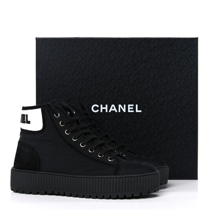 Chanel Fabric Suede Kidskin Grosgrain Lace Up Cap Toe Sneakers 38.5 Black White 9 of 9