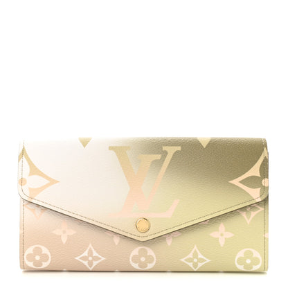 Louis Vuitton Monogram Giant Spring In The City Sarah Wallet NM Sunset Kaki 1 of 6