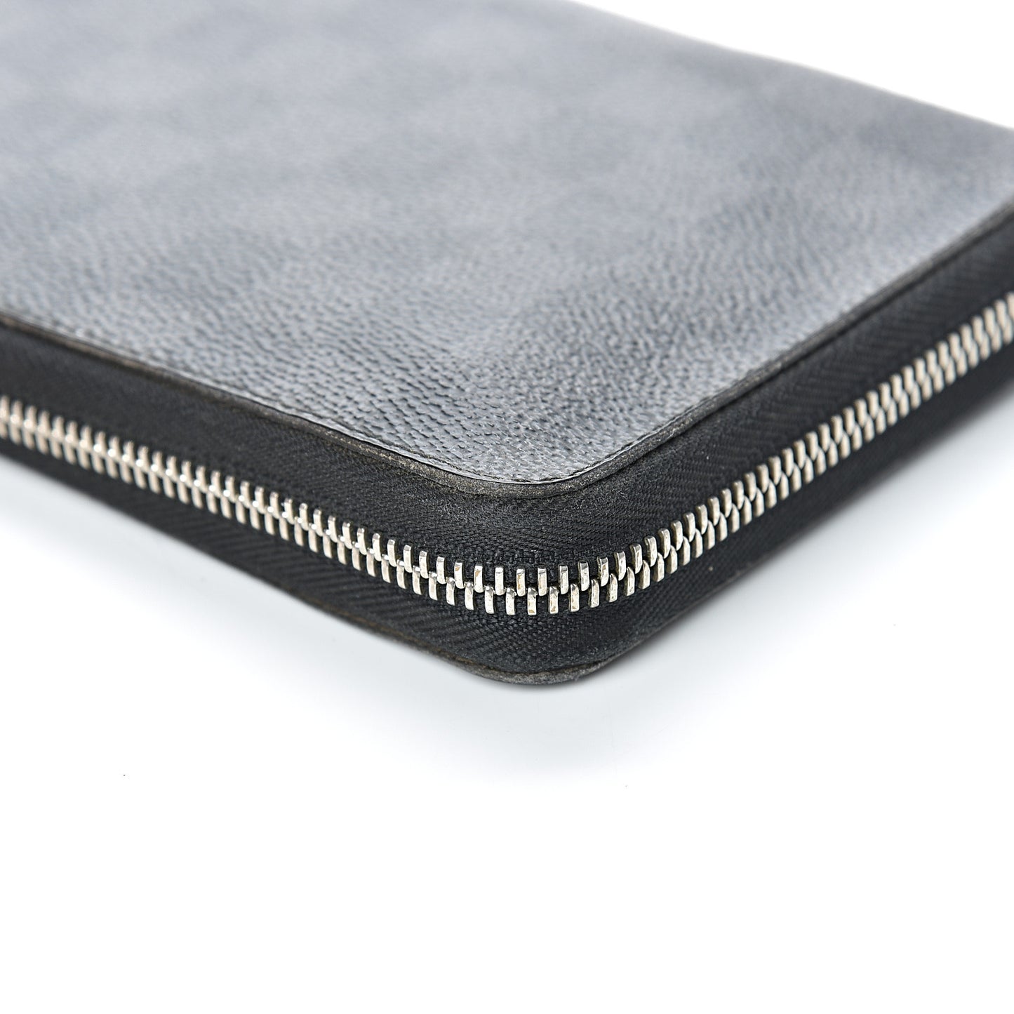 Damier Graphite Zippy Organizer Wallet