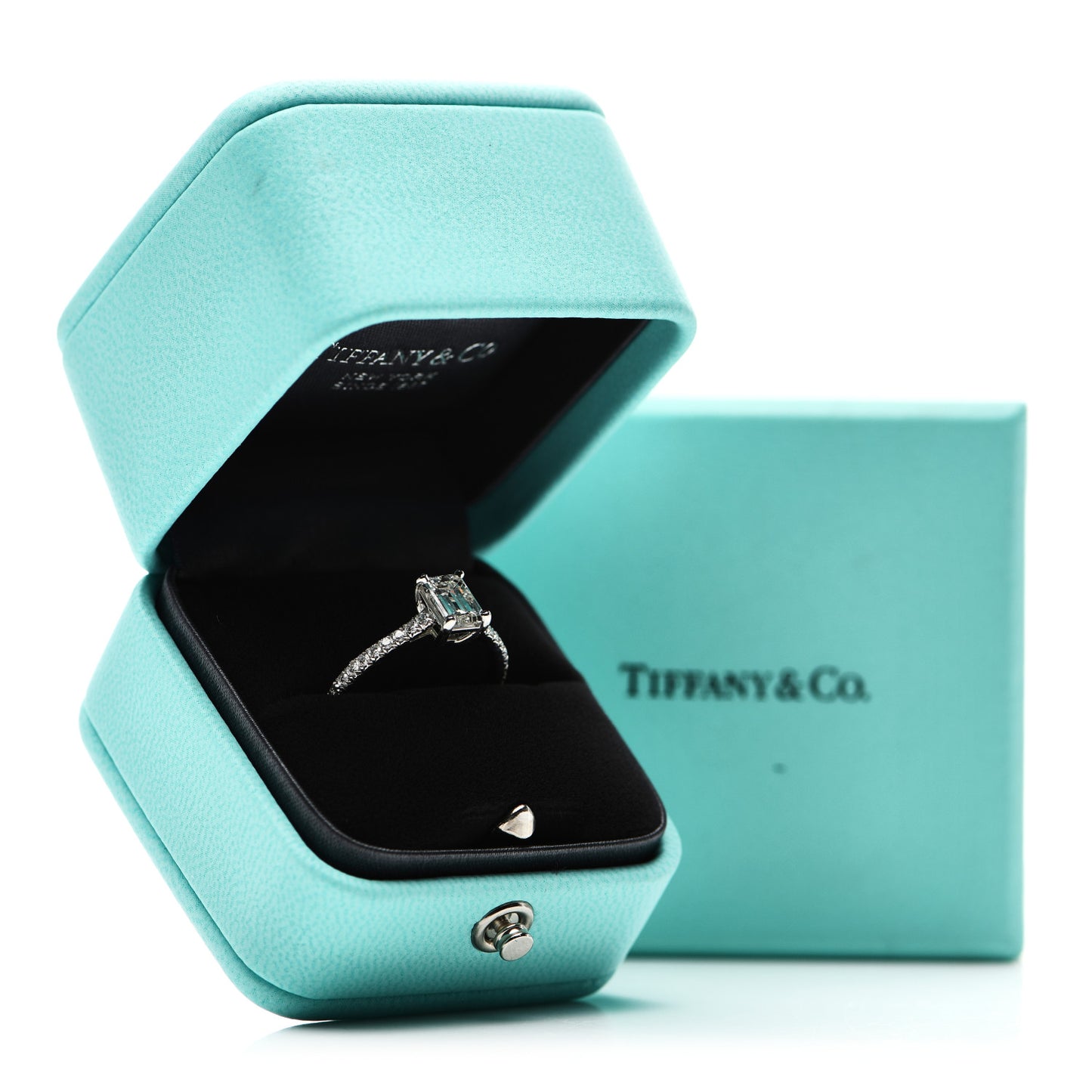 Platinum Diamond .81ct Emerald Cut Novo Engagement Ring 54 7