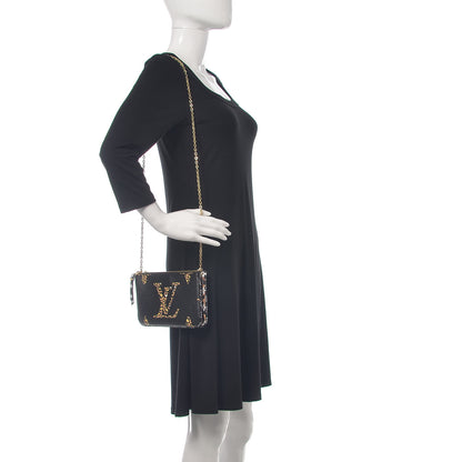 Louis Vuitton Monogram Giant Jungle Pochette Double Zip Black 2 of 10