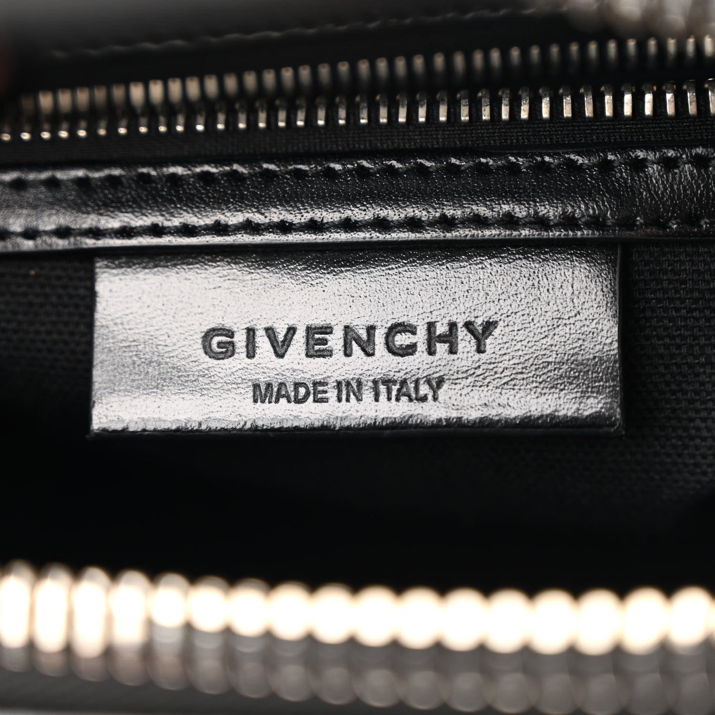 Shiny Lord Calfskin Small Antigona Black