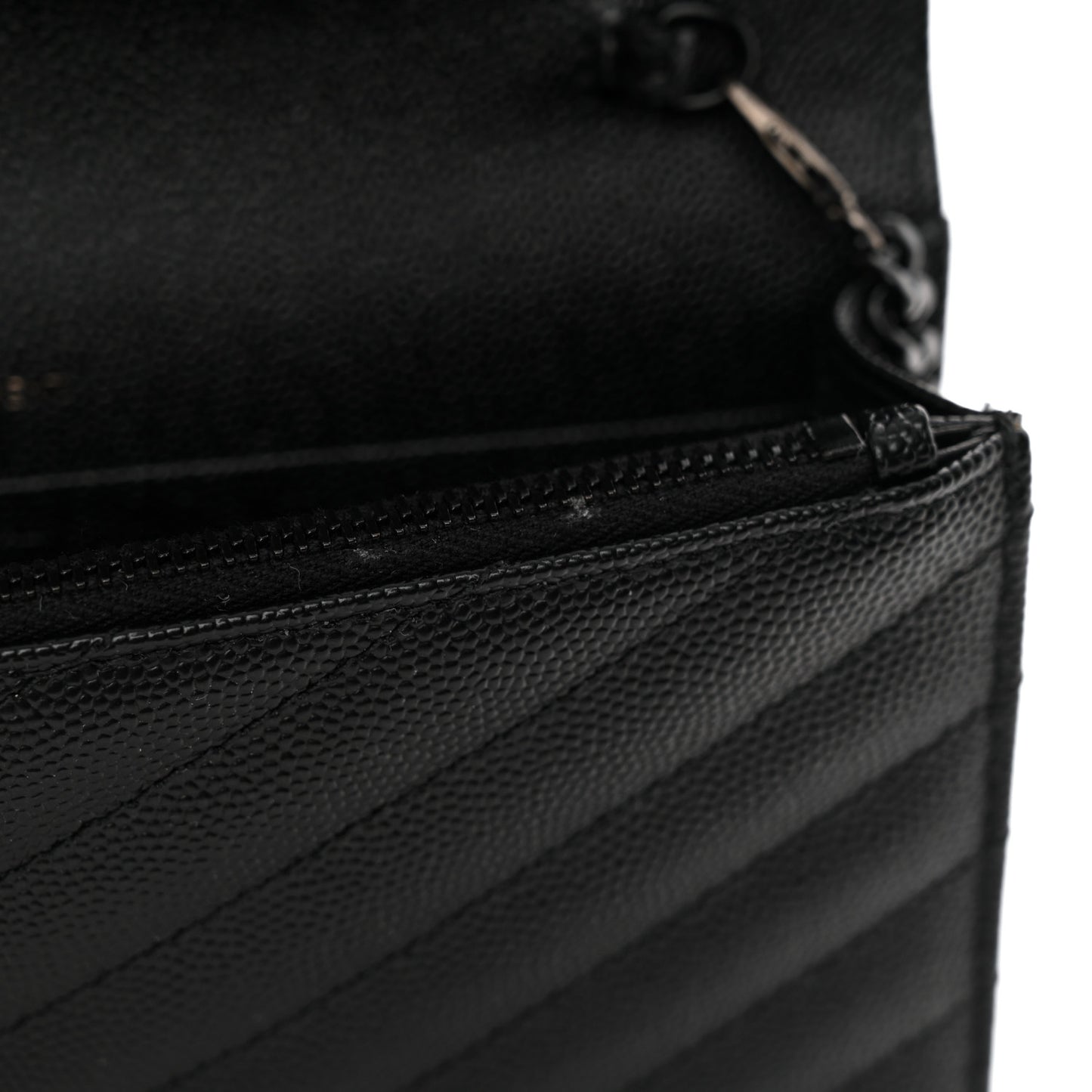 Grain De Poudre Matelasse Chevron Monogram Monochrome Envelope Chain Wallet Black