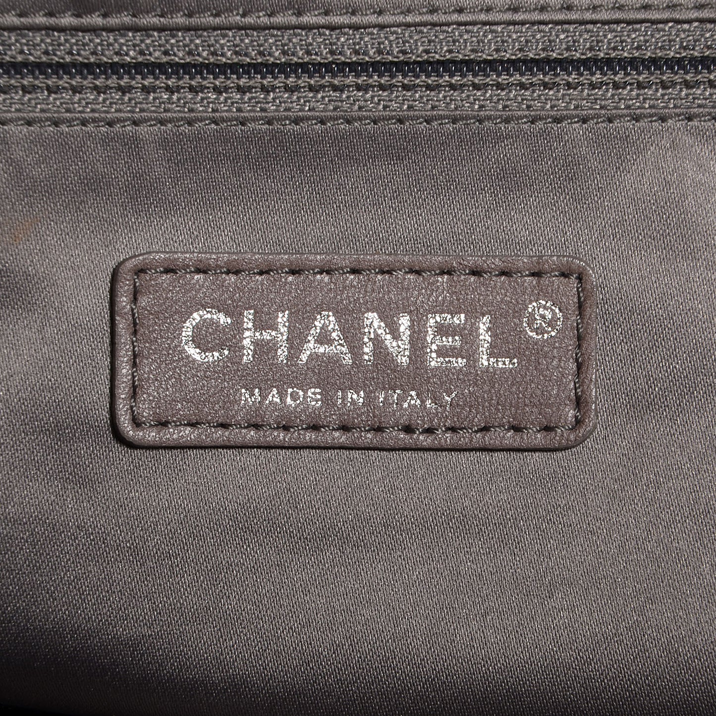 Vinyl Graphic Edge Tote Black