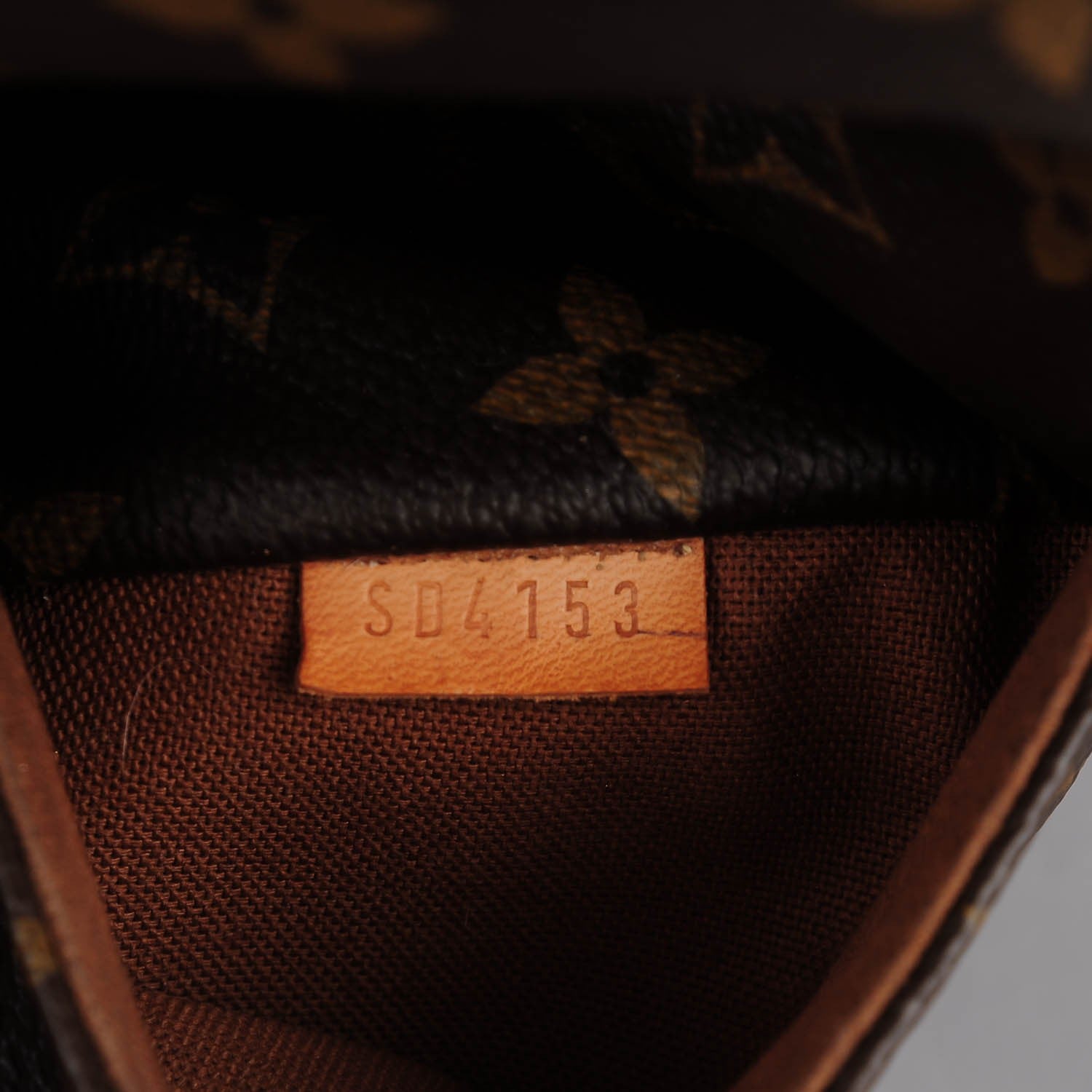 Louis Vuitton Monogram Totally MM 8 of 8