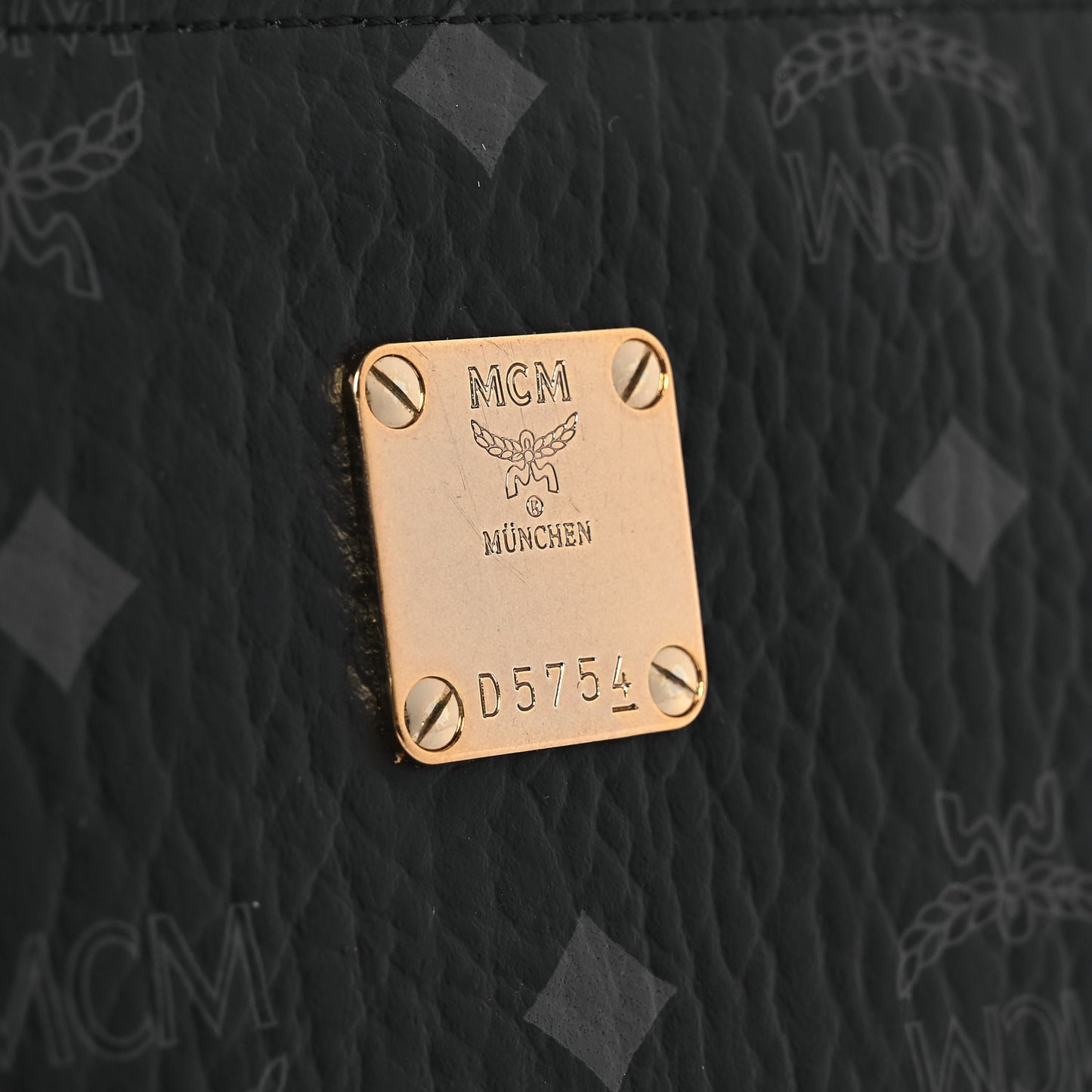 Visetos Large Zip Around Wallet Black