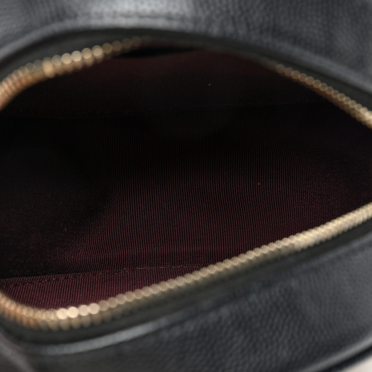 Caviar Quilted Round Clutch With Chain Black