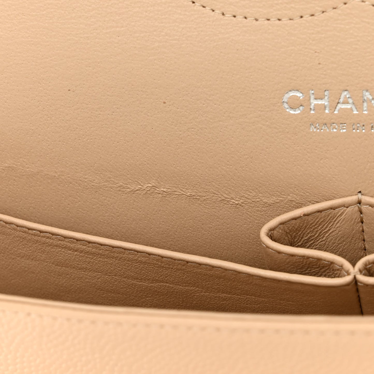 Caviar Quilted Jumbo Double Flap Beige Clair