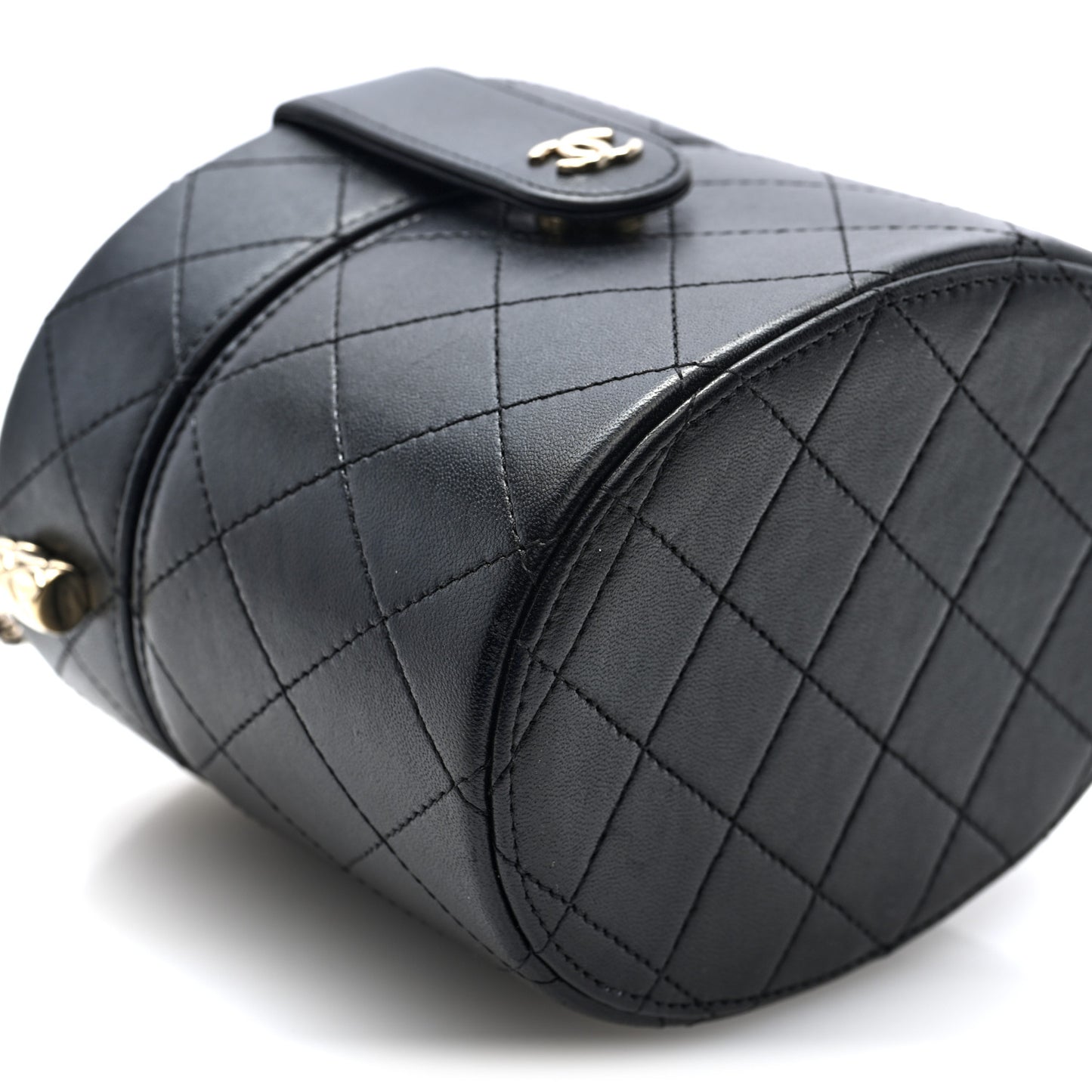 Lambskin Quilted Round Vanity Case With Chain Black