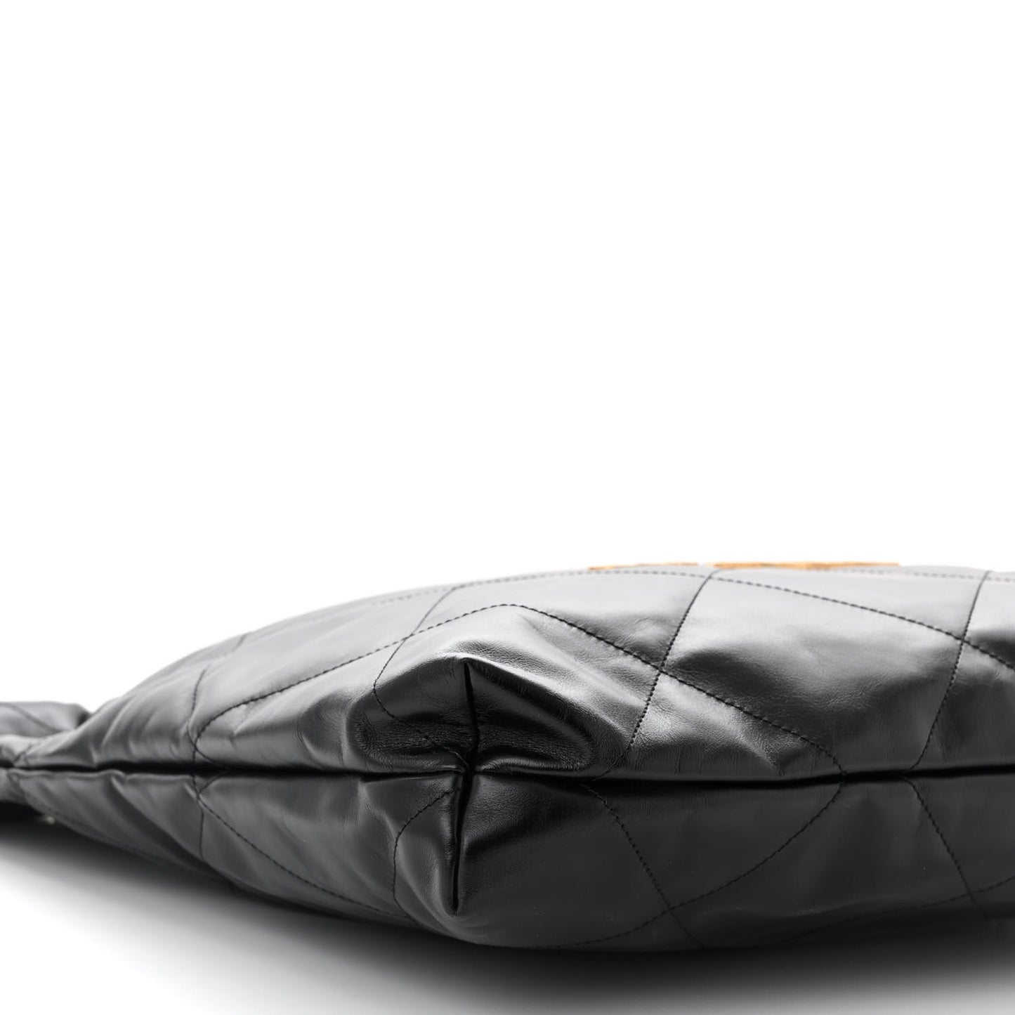 Shiny Calfskin Quilted Chanel 22 Black