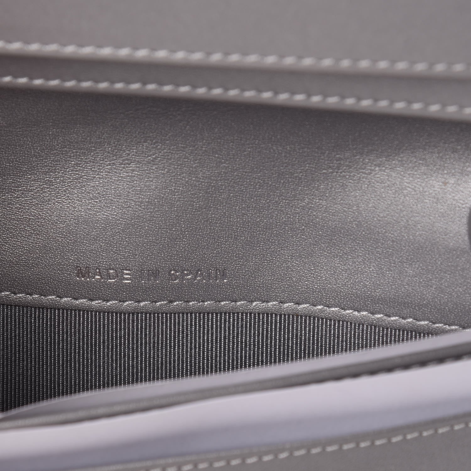 Chanel Metallic Aged Calfskin Stitched Reissue Yen Wallet Silver 7 of 8
