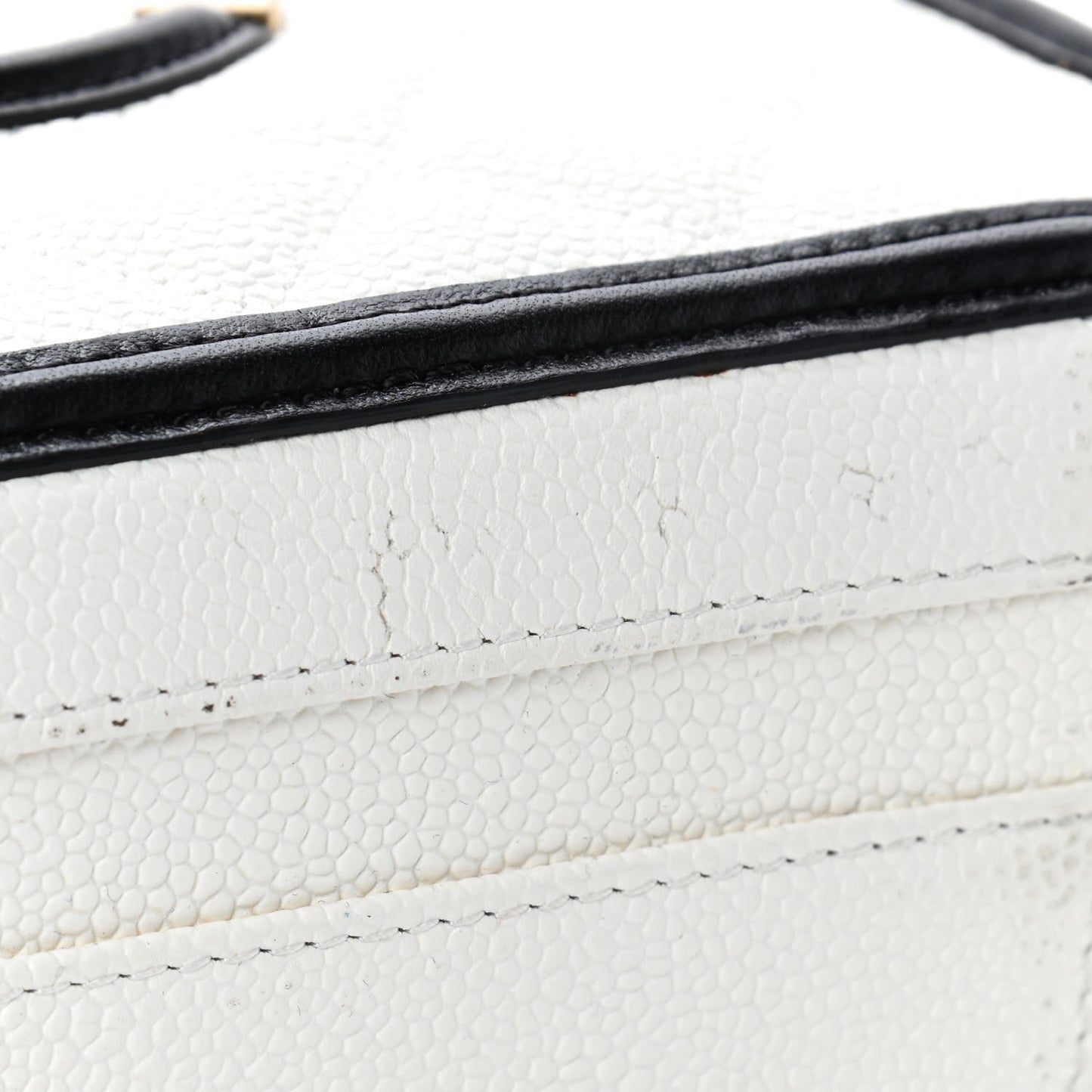 Caviar Quilted Medium CC Filigree Vanity Case White Black