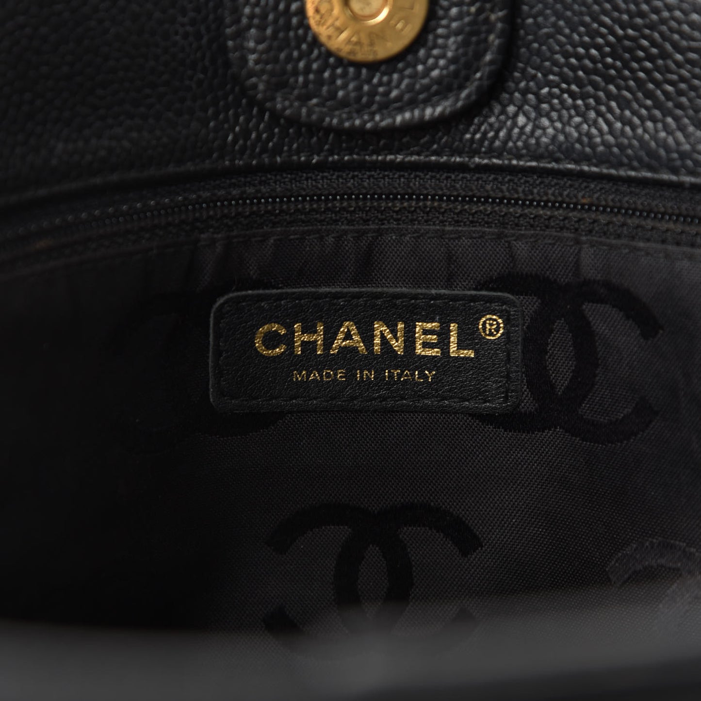 Caviar CC Tote Black