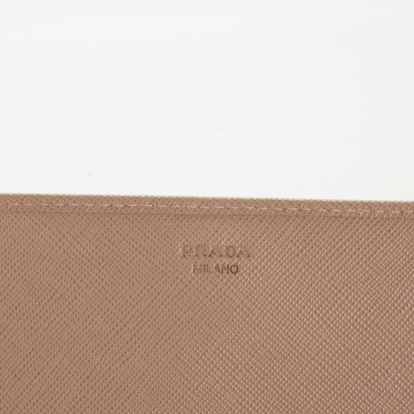 Saffiano Metal Oro Chain Wallet Cammeo