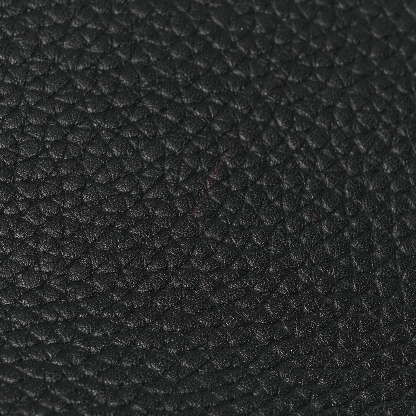 Pebbled Calfskin Rockstud Wallet On Chain Black