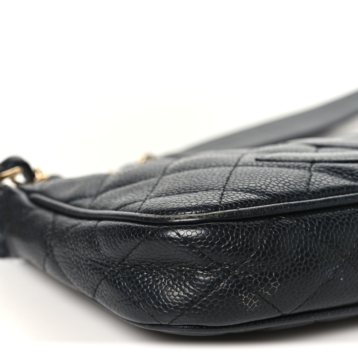 Caviar Quilted CC Shoulder Bag Black